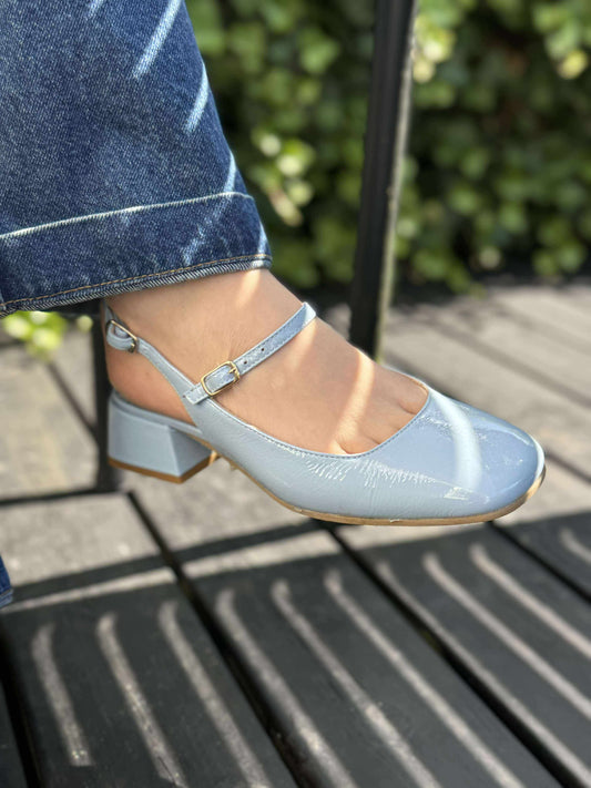 Lyon Slingback - Sky