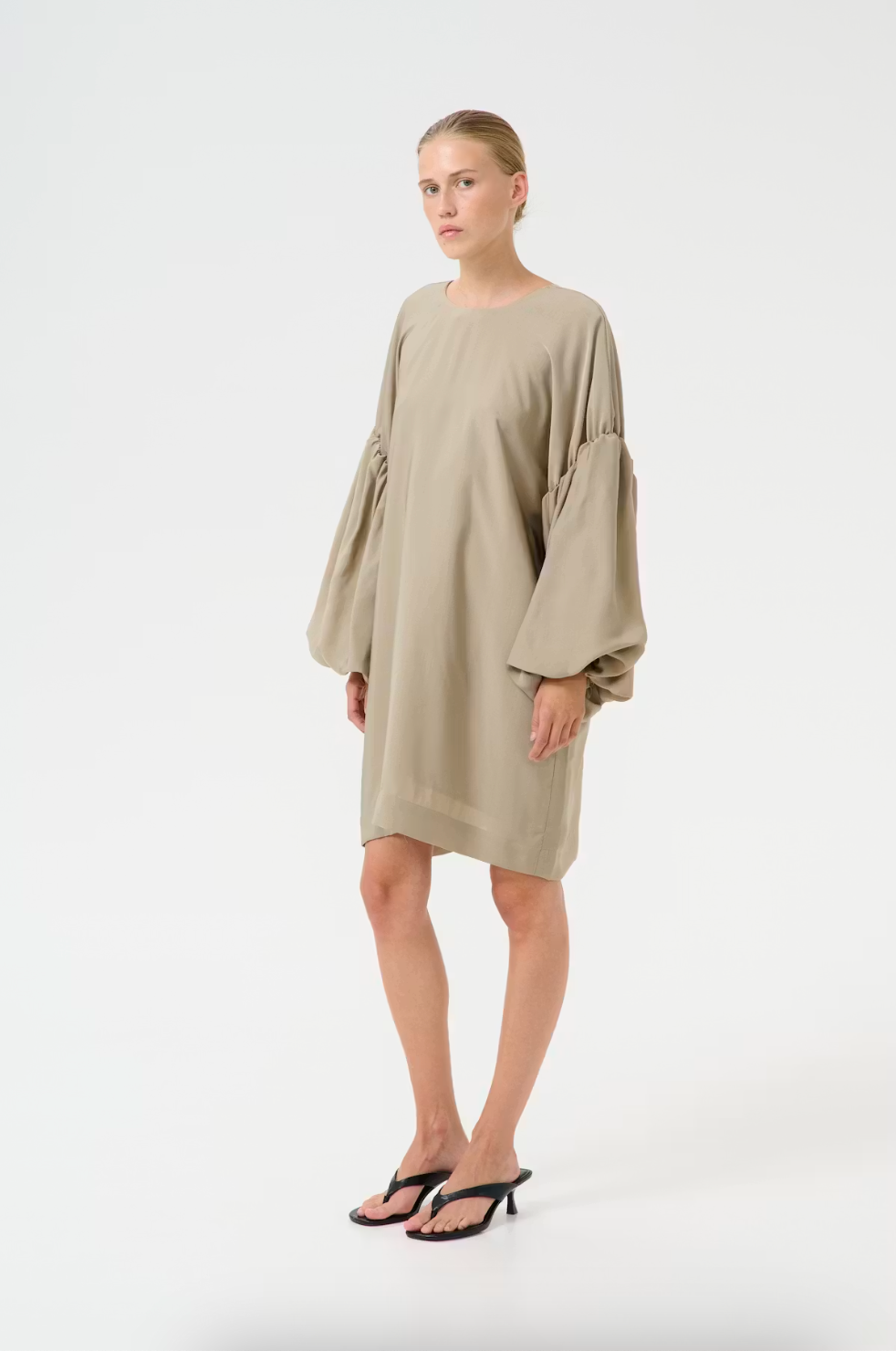 GZMalloon Dress Green nga Gestuz