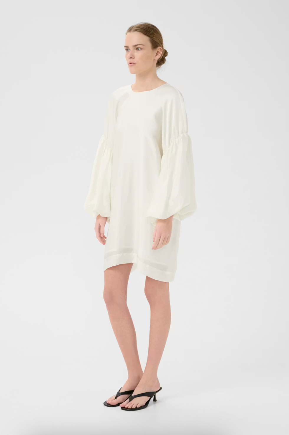 GZMalloon Dress White nga Gestuz