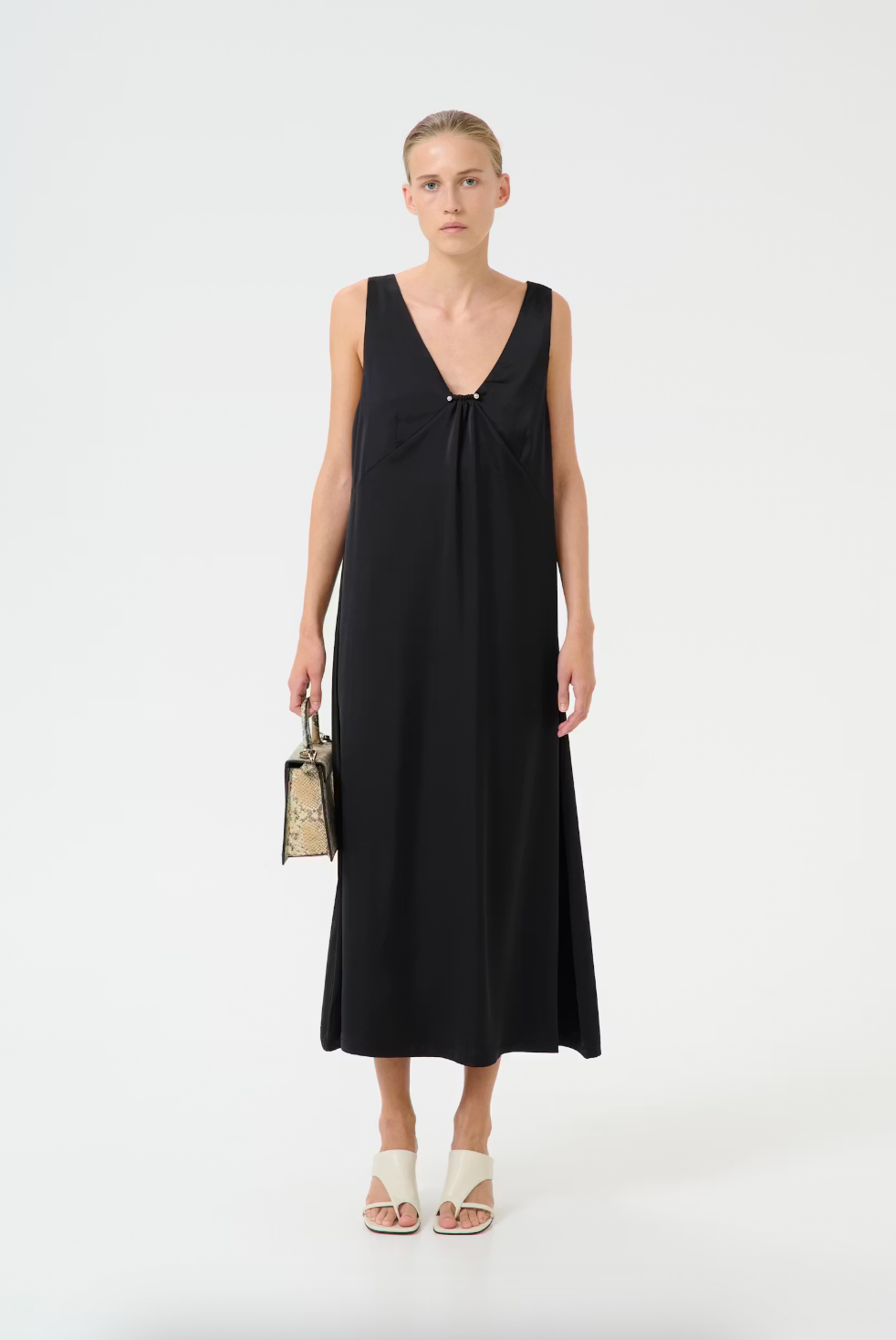 JessieGZ Dress Black – fustan e zezë nga Gestuz