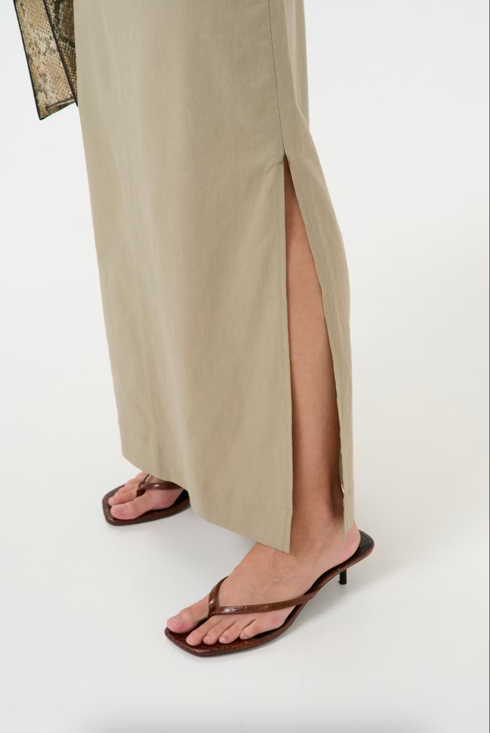GZizza Linen Skirt nga Gestuz