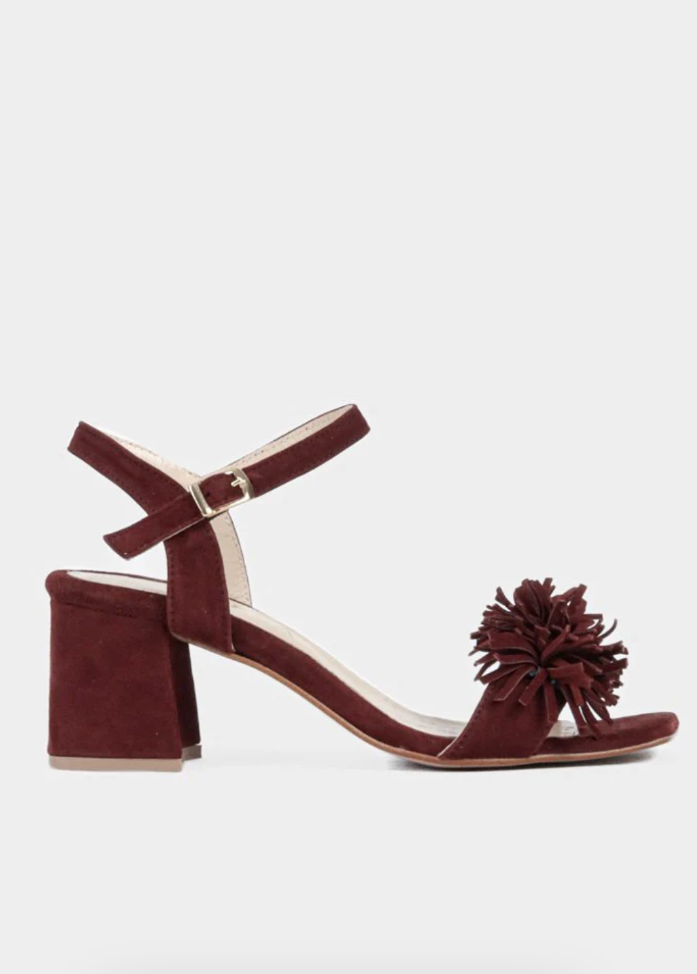 Mila Oxblood nga Bukela